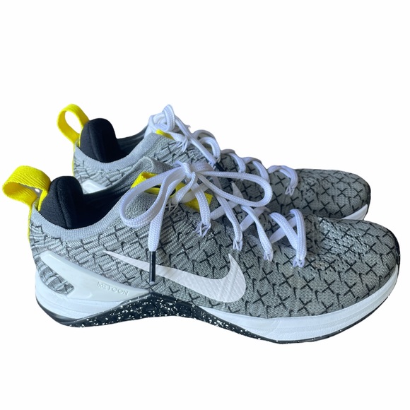 Nike Shoes - NIKE flyknit Metcon training shoes